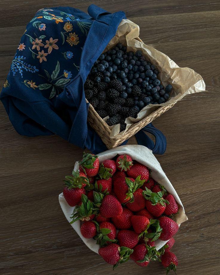 Harvest Medley: Berry Lovers' Delight